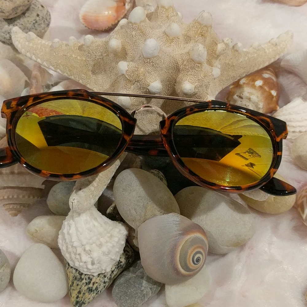 Sunglasses - Picture 4 of 8